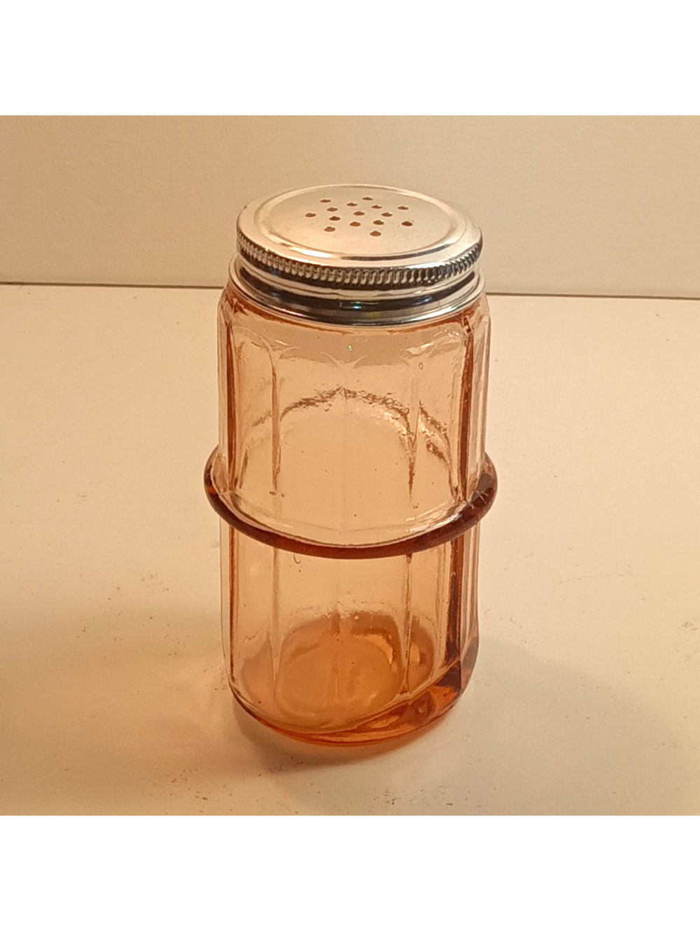 Depression Glass Pink Salt & Pepper Shakers Set w/ Metal Lids VTG